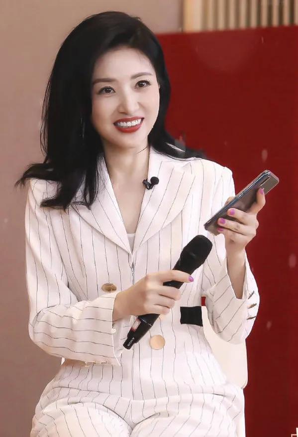 央視美女主持人誰最美?最美最憶是周濤!大家喜歡周濤嗎? 央視美女主持人誰最美?最美最憶是周濤!大家喜歡周濤嗎?