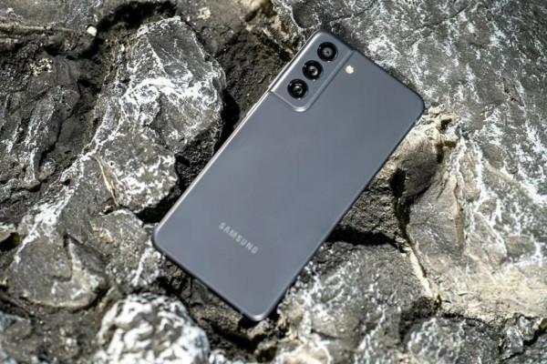 二款效能強勁與長焦攝影的低價位手機配置解讀