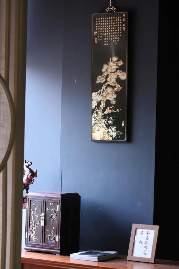 老楠木手工描金掛屏-「歲寒三友」