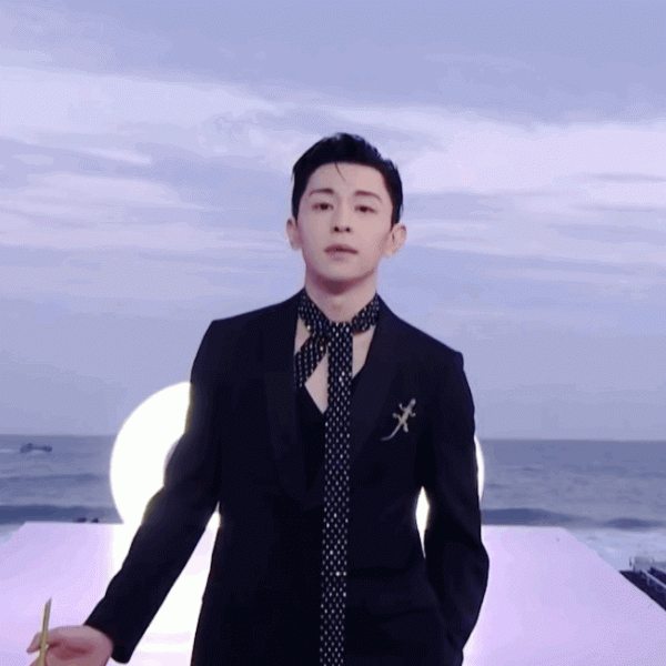 男星紅毯上的4種油膩風，鄧倫中招兩項，滿面油光成男神“殺手”