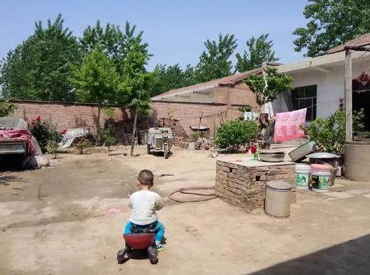 現代詩:《空蕩蕩的村莊》 現代詩:《空蕩蕩的村莊》