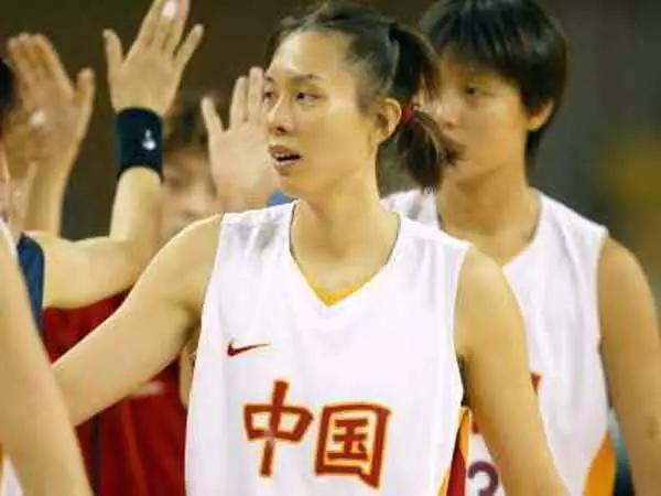 母親哥哥相繼去世，她流產後又患上癌症，不願麻煩隊友38歲離世