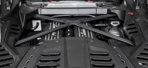 接近賽車的超跑,蘭博基尼Huracán STO氣場十足,擁有鯊魚式前臉 接近賽車的超跑,蘭博基尼Huracán STO氣場十足,擁有鯊魚式前臉