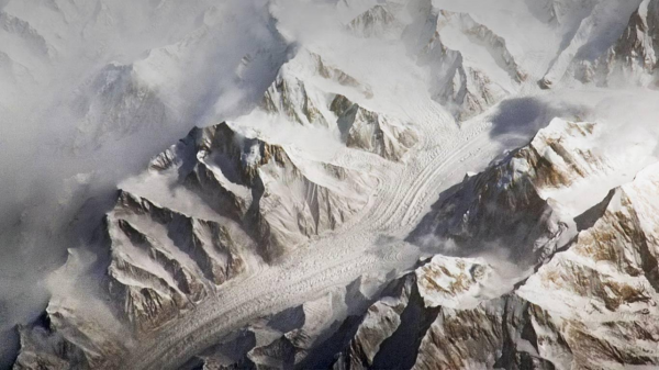 為什麼看不懂天山山脈，你就看不懂新疆？