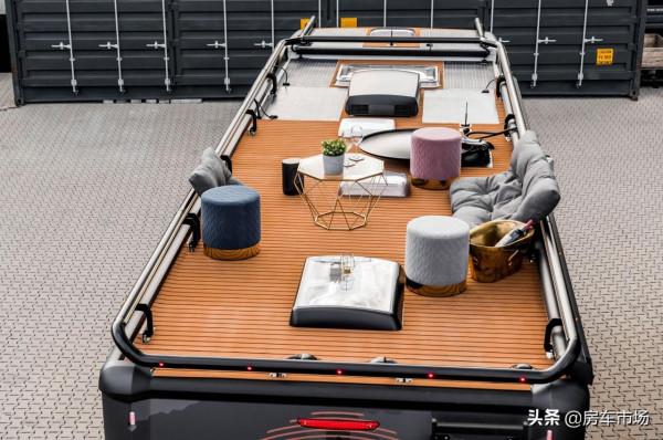 賓士中卡房車，7&period;2T柴油V6發動機，二層車頂能聚會