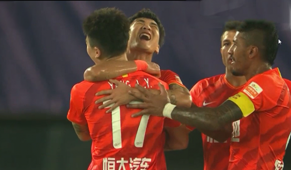 上港為何早早丟冠？媒體人：全隊都有點養尊處優，沒過過苦日子