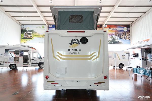 車高不到2.5米還有一個升降床，卓美亞小額頭房車適合一家三口