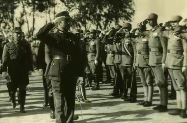 1942年,粟裕收到南京偽政府寄的2盒煙,頓感不妙下令:立即集合 1942年,粟裕收到南京偽政府寄的2盒煙,頓感不妙下令:立即集合