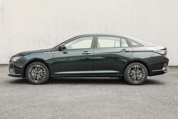 年輕人的第一臺轎跑，&quot;首付&quot;買思域，還是&quot;全款&quot;買奕炫MAX