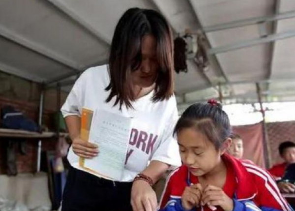 “歪臉女孩”趙宏秋:整容成功後,放棄百萬年薪,甘願教書育人 “歪臉女孩”趙宏秋:整容成功後,放棄百萬年薪,甘願教書育人