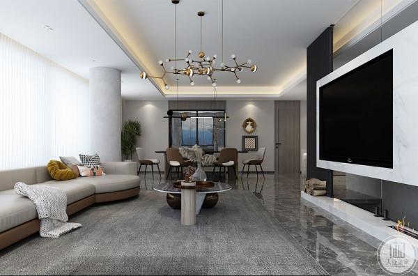 350平輕奢在現代與復古中穿梭，都迎合想象超出期待