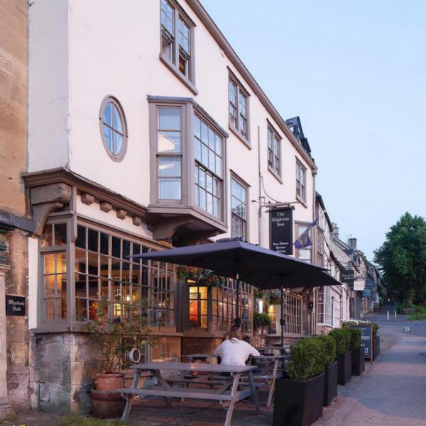 “爺爺”酒店韻味足，英倫風雲入夢來