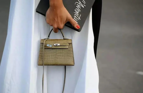 我扒了LV、Prada等大牌奢侈品包包,發現最經典的還是這幾款 上篇 我扒了LV、Prada等大牌奢侈品包包,發現最經典的還是這幾款 上篇