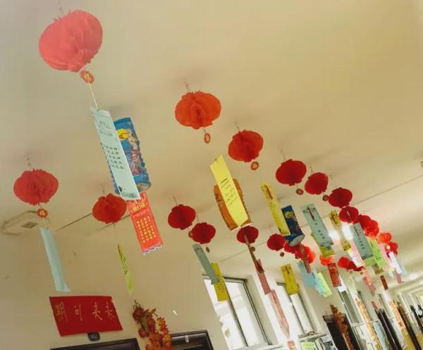 中英燈謎、九大遊戲、牛人獎券…成外中加師生DIY歡度中秋佳節