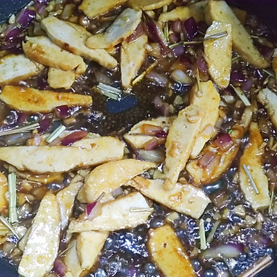 早上不知道吃什麼,一碗東南亞風味香茅雞全搞定 早上不知道吃什麼,一碗東南亞風味香茅雞全搞定