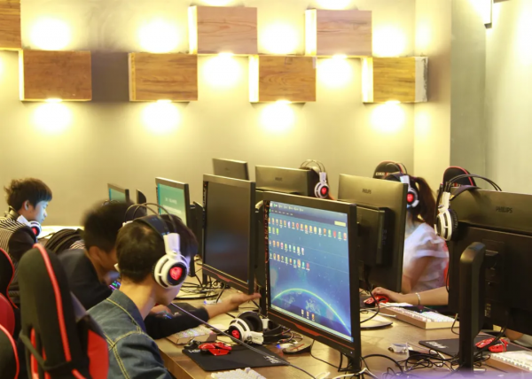 一年倒閉一萬多家,網咖為什麼不火了? 一年倒閉一萬多家,網咖為什麼不火了?