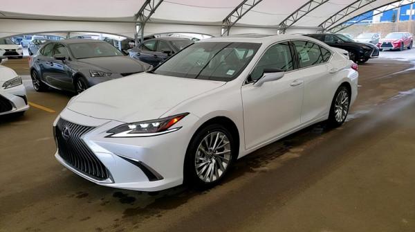 打算買二手豪車，奧迪和雷克薩斯怎麼選？這一點決定