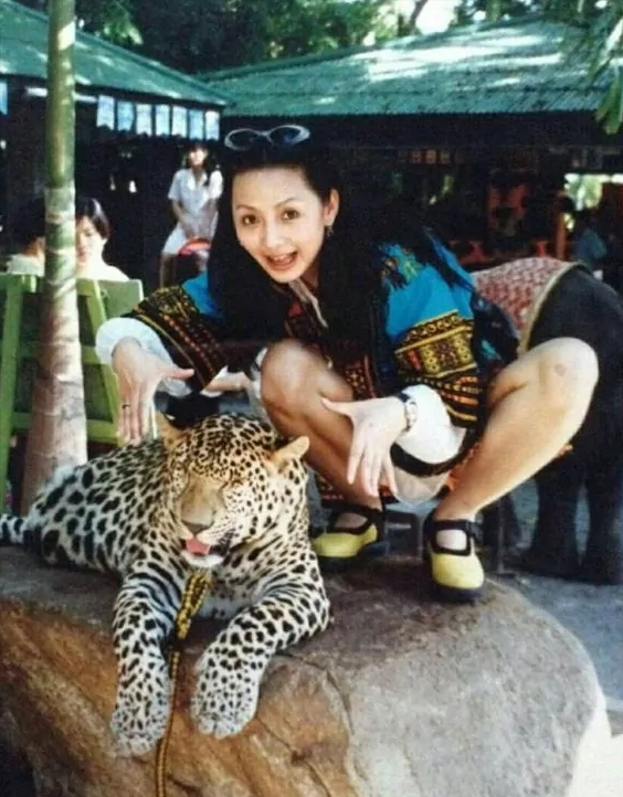 “可憐”的劉丹:26歲爆紅,28歲去世,父親殉職,哥哥患絕症離世 “可憐”的劉丹:26歲爆紅,28歲去世,父親殉職,哥哥患絕症離世