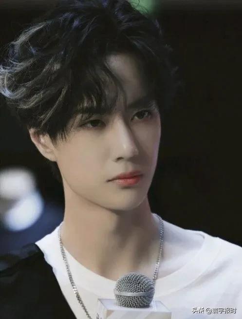 曝王一博只有高中學歷，無法考取主持人證