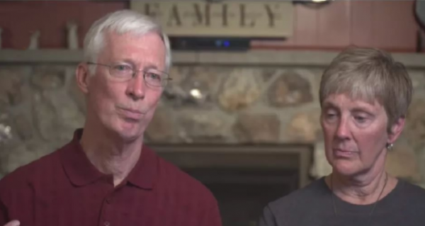 她出生三天被父母拋棄，美國夫妻領養20年後，憑一張紙條回國尋親