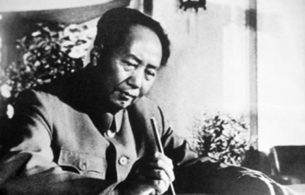 朱德位列十大元帥之首，授銜編號卻是004，毛主席將001號給了誰？