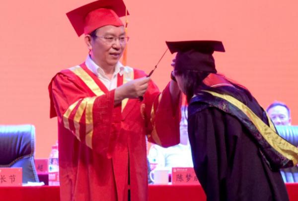 江西：省內大學分5個梯隊，22強大學排行！前3梯隊最難考