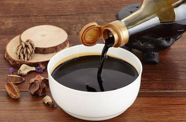 同樣是醬油，&OpenCurlyDoubleQuote;味極鮮&rdquo;和&OpenCurlyDoubleQuote;一品鮮&rdquo;區別挺大，學會再買不吃虧