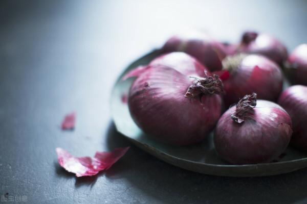 洋蔥降血糖，生吃、熟吃都有效，這樣吃最合理