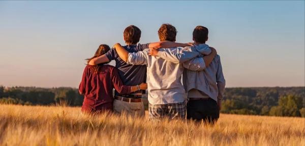 朋友萬千,只信三人 朋友萬千,只信三人