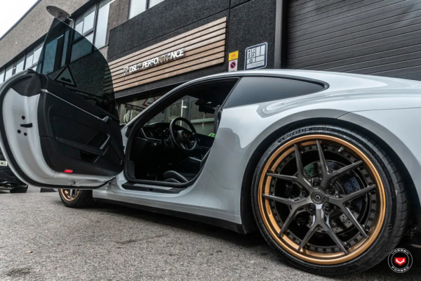 如何讓一臺保時捷911 Carrera 4S脫穎而出