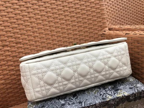 晚宴包包，日常搭配也能行，會喜歡的吧