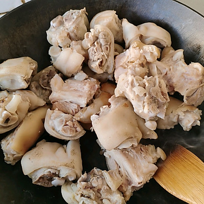 讓冬天不再冷的美味“豬腳姜” 讓冬天不再冷的美味“豬腳姜”