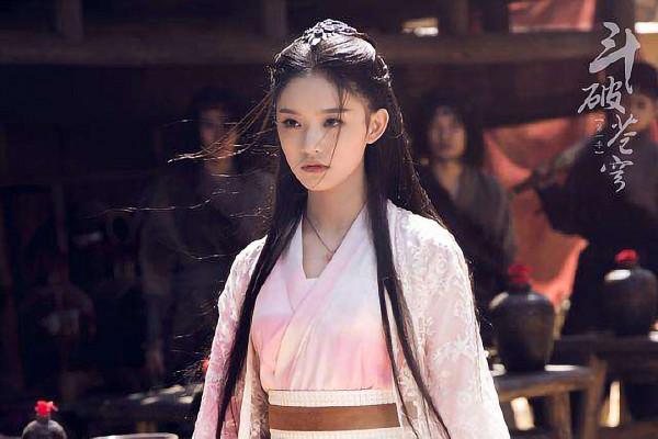 “女扮男裝”帥氣襲人的女演員，我只服這4位！有人還撞臉鹿晗