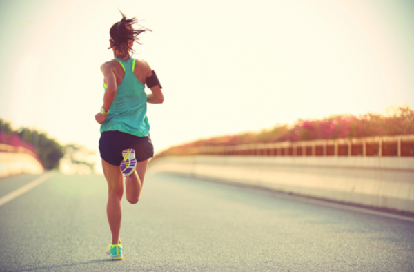 天氣漸冷，宮寒手腳冰涼怎麼改善？醫生給你支個招