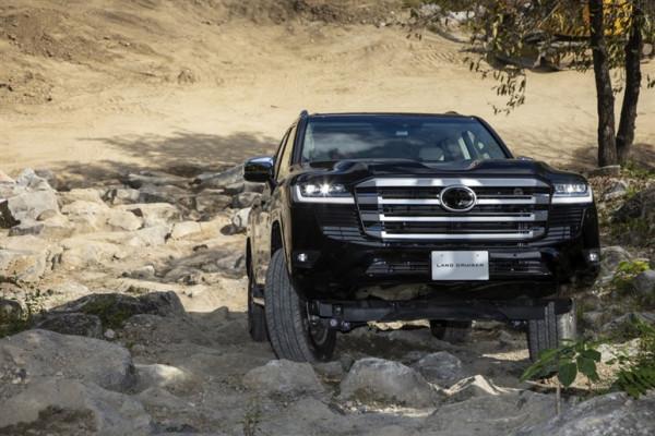 開全新陸地巡洋艦去越野實戰，日本市場買車排隊2年起