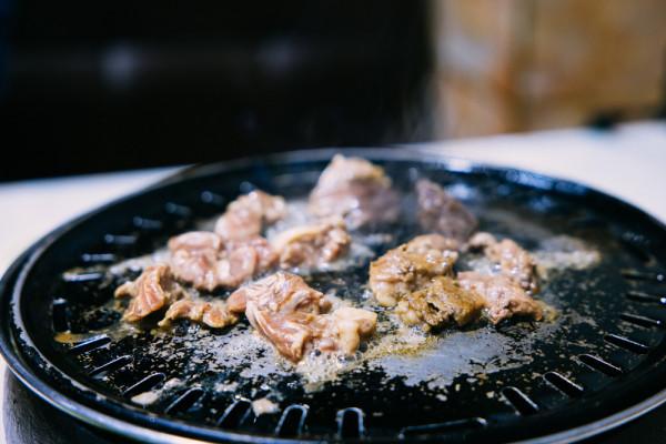 遠眺朝鮮大兵，中國這個鐵路口岸橫跨兩國，滿足你的好奇心