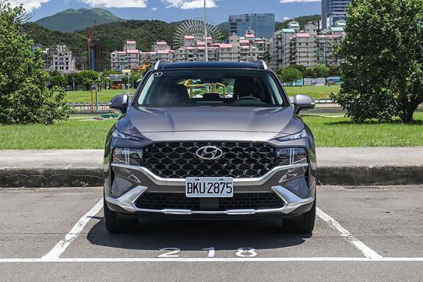 除了把臉換了，還改了啥？試駕國際版現代小改款勝達