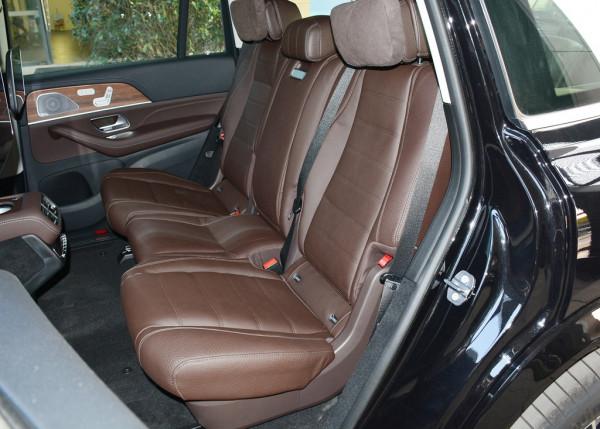 自駕出遊遇暴雨?不要慌!擁有一輛SUV最保險 3款全尺寸7座SUV推薦 自駕出遊遇暴雨?不要慌!擁有一輛SUV最保險 3款全尺寸7座SUV推薦