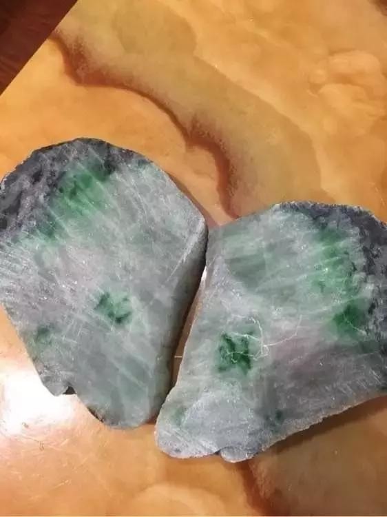 十寶九有裂，但翡翠原石中這些“綹裂”不能碰