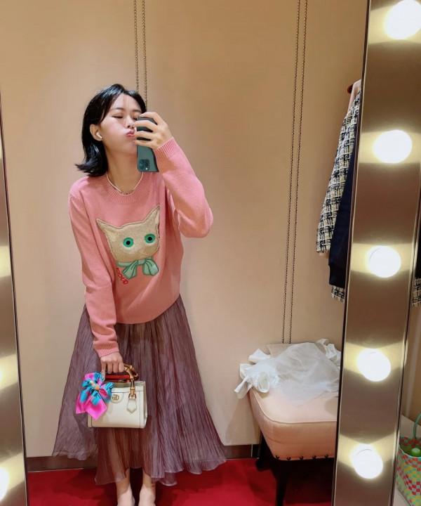 劉詩詩太會穿搭了,西裝搭百褶裙時髦又有女人味 劉詩詩太會穿搭了,西裝搭百褶裙時髦又有女人味