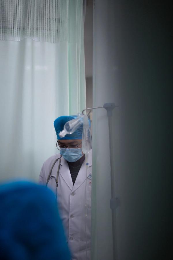 那個被我搶救回來的病人，又向我伸出了手