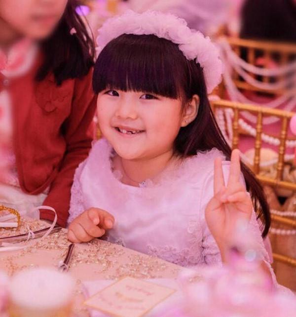 吳鎮宇兒子發福、郭濤兒子變壯、小瀋陽女兒變美，昔日萌娃大變樣