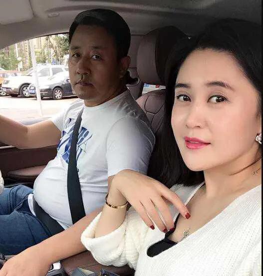 “趙四”劉小光參觀兒子開的冷庫！佔地40畝，穿8000元的名牌鞋