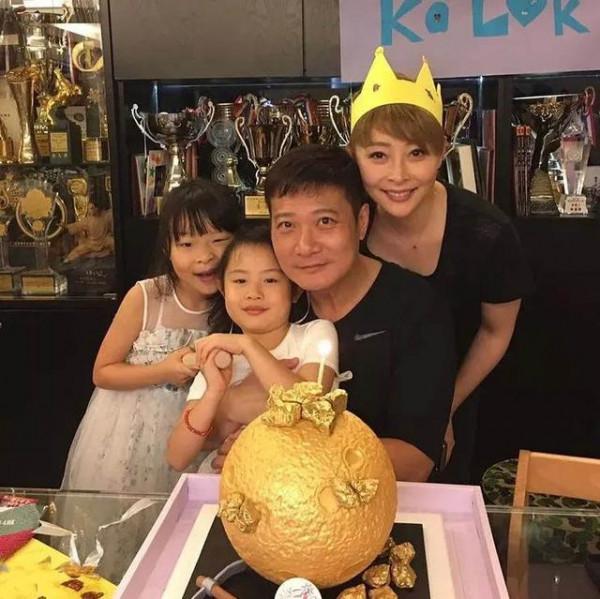 頒獎典禮成撒糖現場：陳自瑤感謝家人，視帝告白愛妻，姜麗文催婚