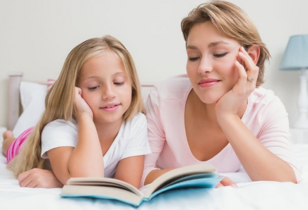 8歲男孩晚上11點仍睡不著？這3個壞習慣，是傷害孩子的“元兇”