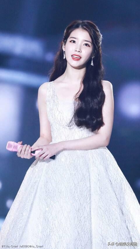 時隔4年，IU李知恩再次出演“2021MAMA”：通向30歲的舞臺