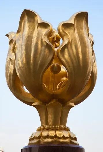 天生麗質一一“招財”的紫荊花（散文）