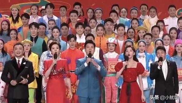 8位明星在春晚奇葩出圈：馬凡舒的敬酒服，撒貝南的白襯衫