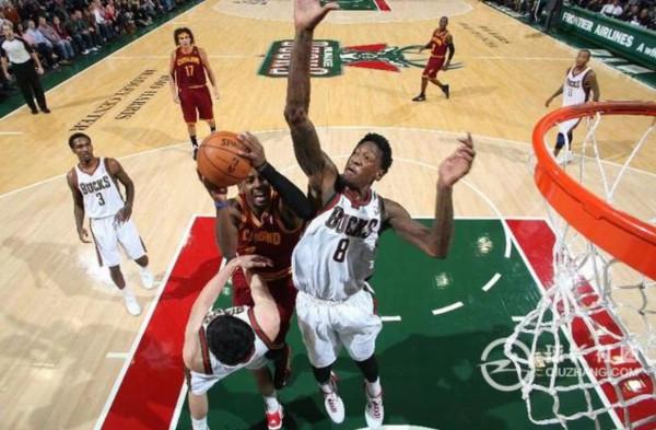 前NBA球員德隆化身拳擊手!一拳K.O對手,誰說我只會打保羅? 前NBA球員德隆化身拳擊手!一拳K.O對手,誰說我只會打保羅?