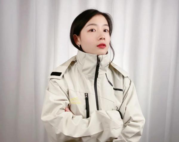 適合秋天的衝鋒衣!透氣防風又擋雨,一口氣買3件也不心疼 適合秋天的衝鋒衣!透氣防風又擋雨,一口氣買3件也不心疼